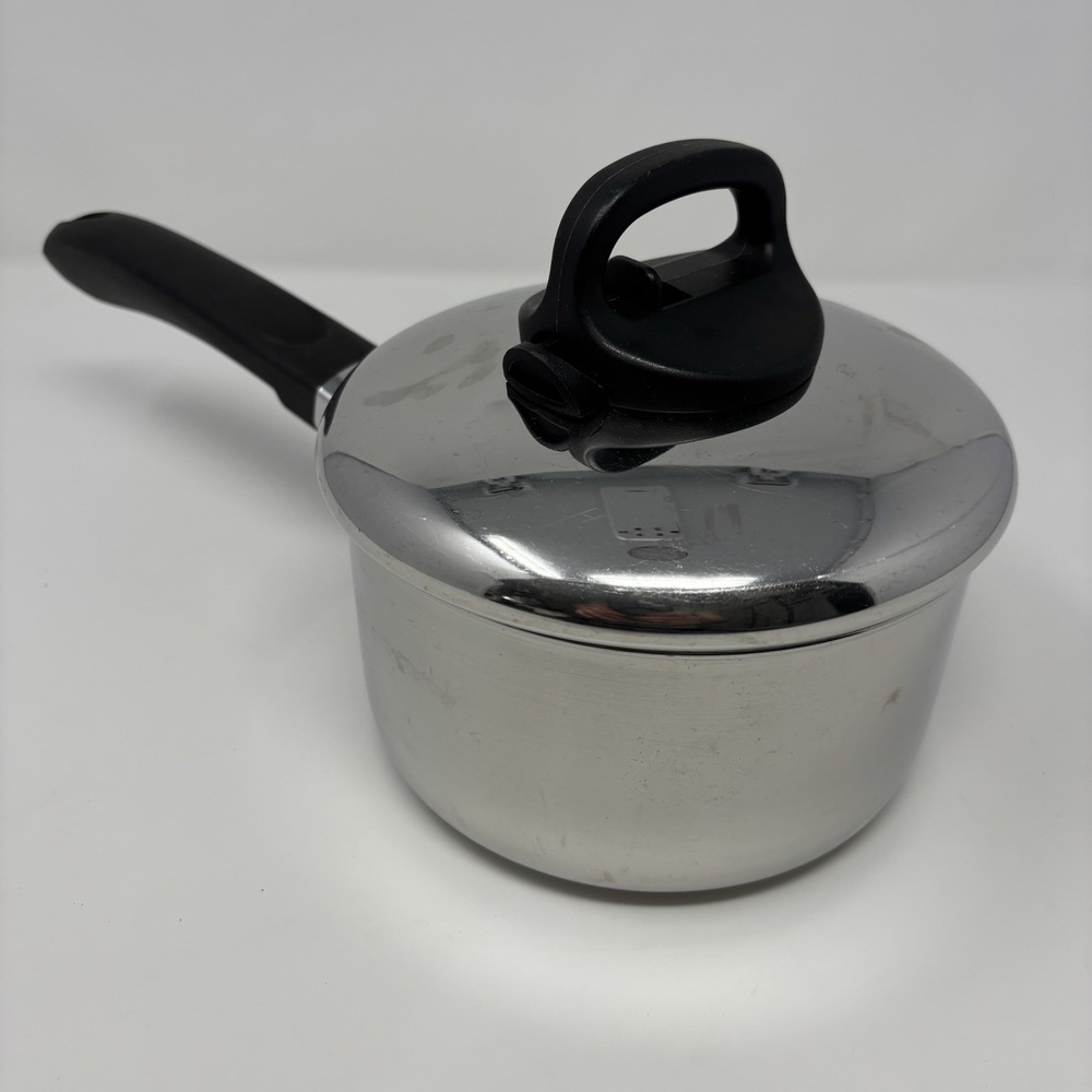 Revere Ware 1 1/2 Qt Sauce Pan W/ Lid 97I Clinton, IL USA